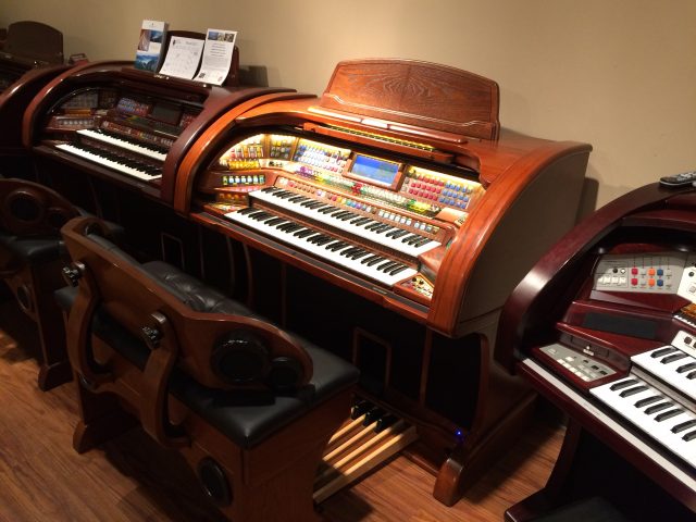 Lowrey « Organ Stop – Pre-owned Organs Catalog